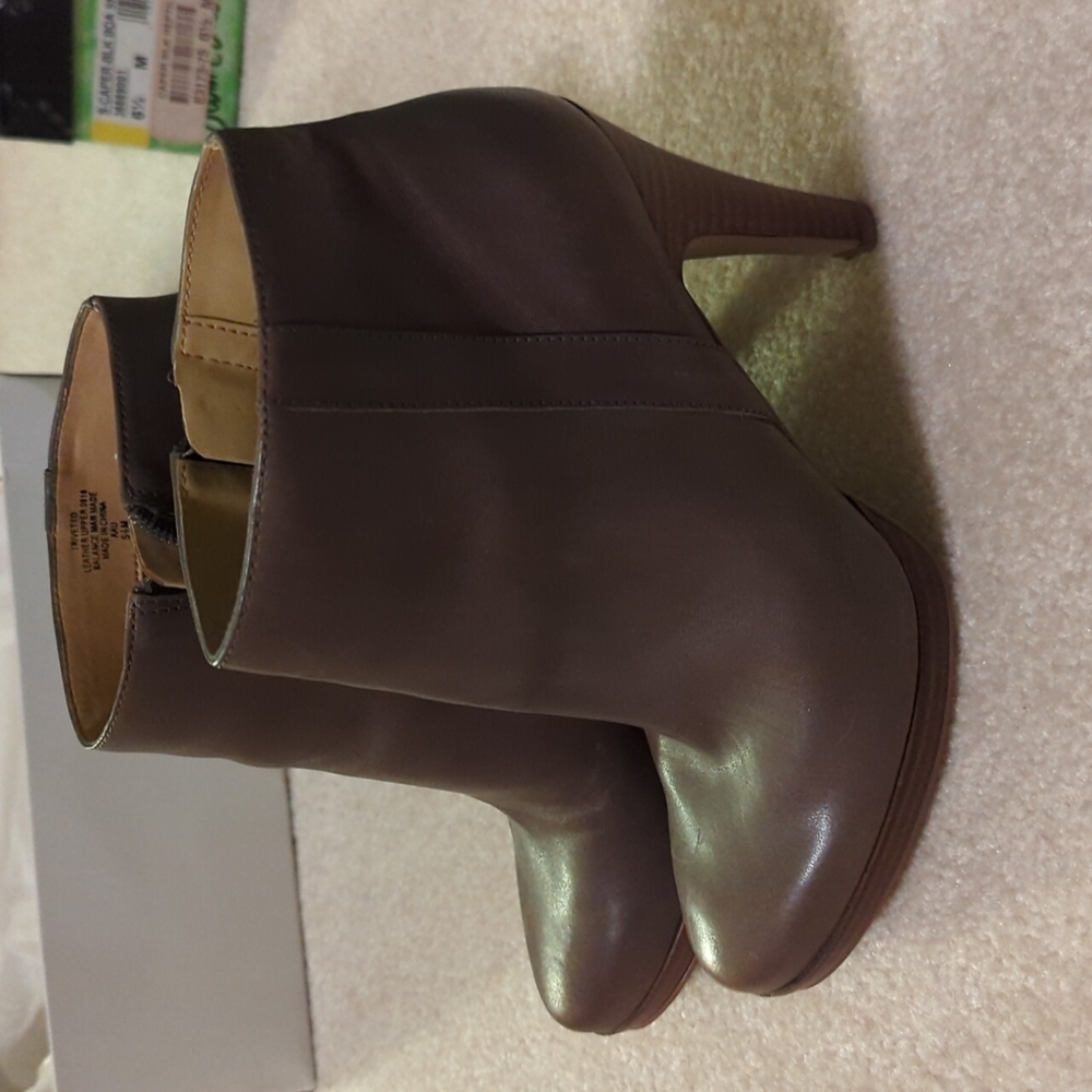 Nine West Trivetto Grey-Beige Heel Booties (Sz 5.5/6) EUC